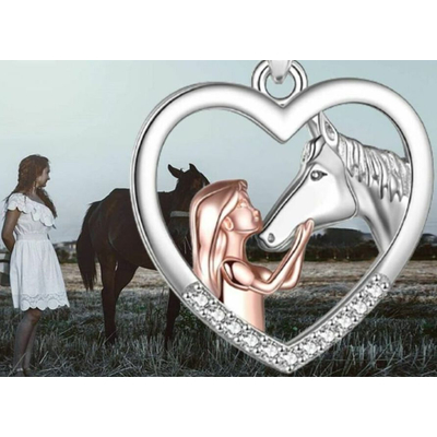 Lány és ló a szívben nyaklánc