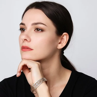 Kelta motívumos fém karperec