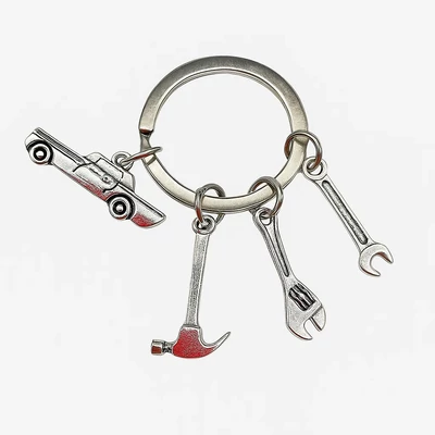 Autószerelő kulcstartó