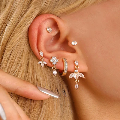 Ragyogó levél fülbevaló szett arany színben