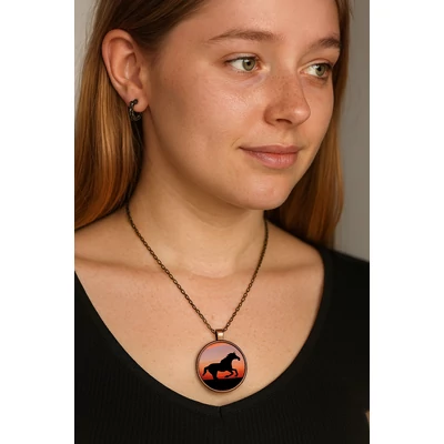 Üveges lovas nyaklánc