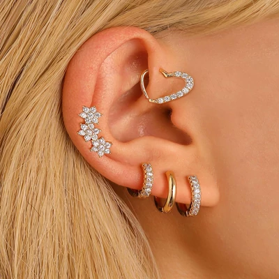 Csillogó virág fülbevaló szett arany színben