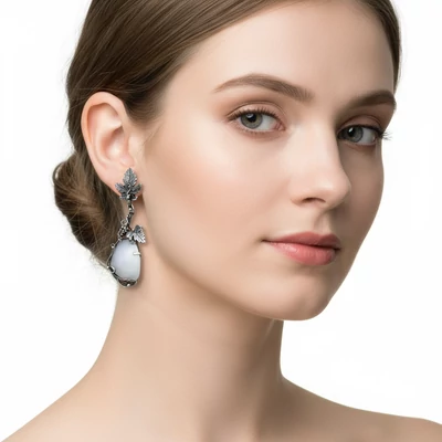 Szőlőfürtös opálos fülbevaló