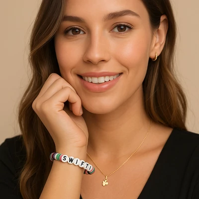 Színes Taylor Swift &amp;quot;Swiftie&amp;quot; karkötő