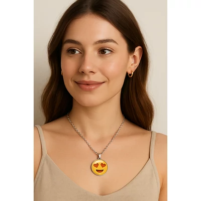 Smiley nyaklánc szívekkel