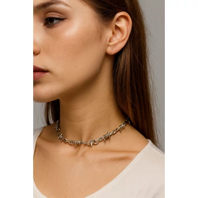 Szögesdrót nyaklánc