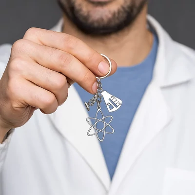 Biológus/kémikus kulcsartó