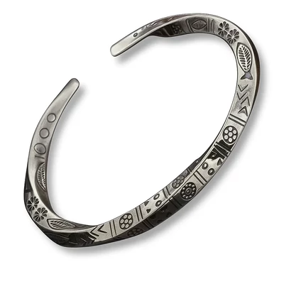 Csavart egyiptomi fém karkötő