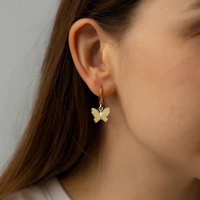 Arany pillangós fülbevaló