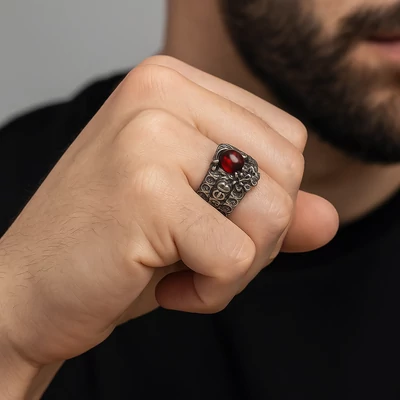 Acél rubinos gyűrű