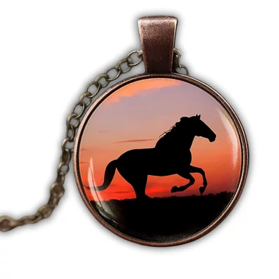 Üveges lovas nyaklánc