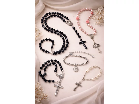 Rózsafüzéres ékszerek – amikor a hit, a stílus és a jelentés találkozik