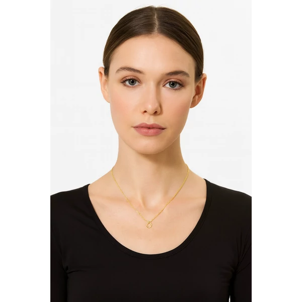 Szerencse hozó patkós nyaklánc modellen