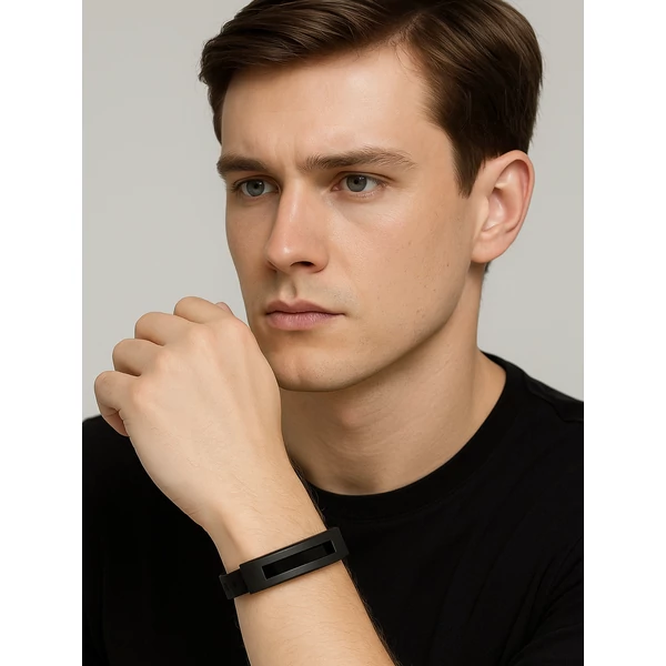 Acél fekete fémlapos férfi karkötő modellen