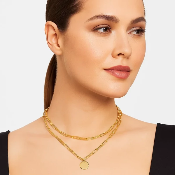 Duplasoros karika medálos nyaklánc modellen