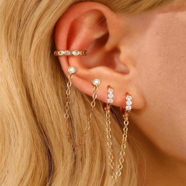 Láncos arany fülbevaló szett strasszkövekkel