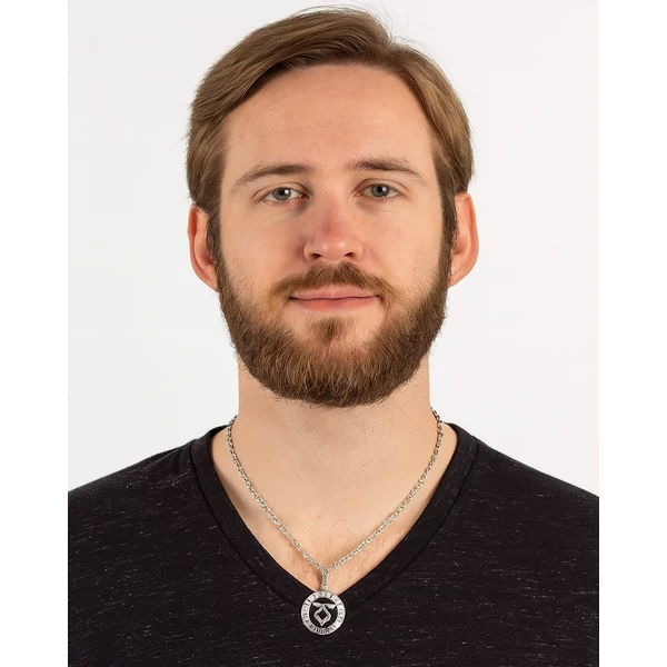 Fekete-ezüst Csontváros nyaklánc nyakban