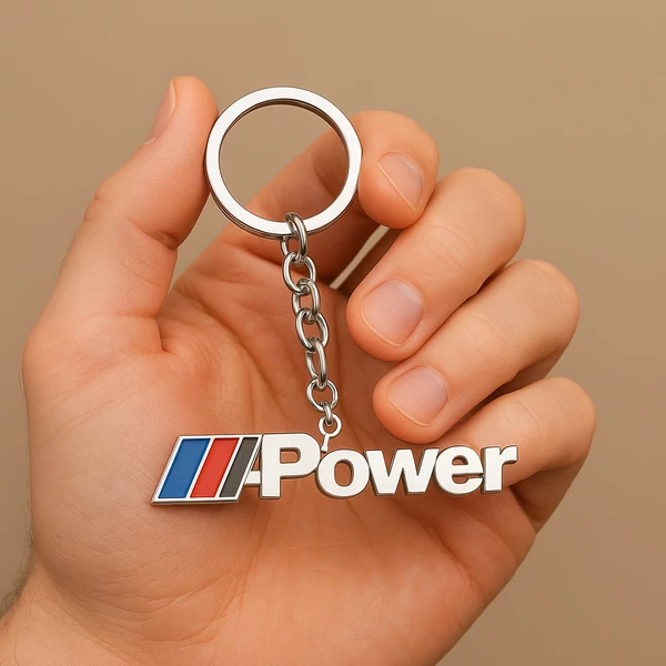 BMW M-Power kulcstartó kézben