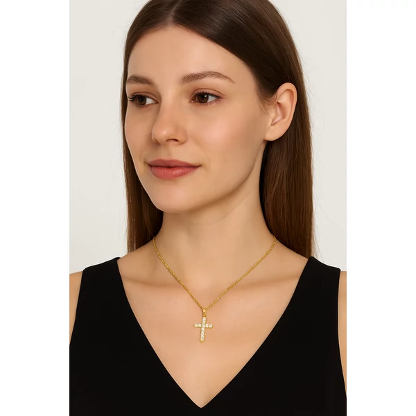 Aranyozott kereszt nyaklánc modellen