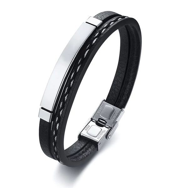 Acél fémlapos férfi karkötő közelről