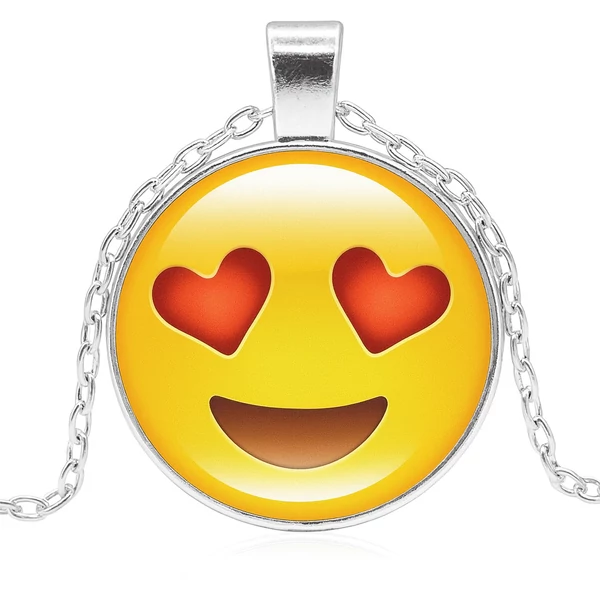 Smiley nyaklánc szívekkel